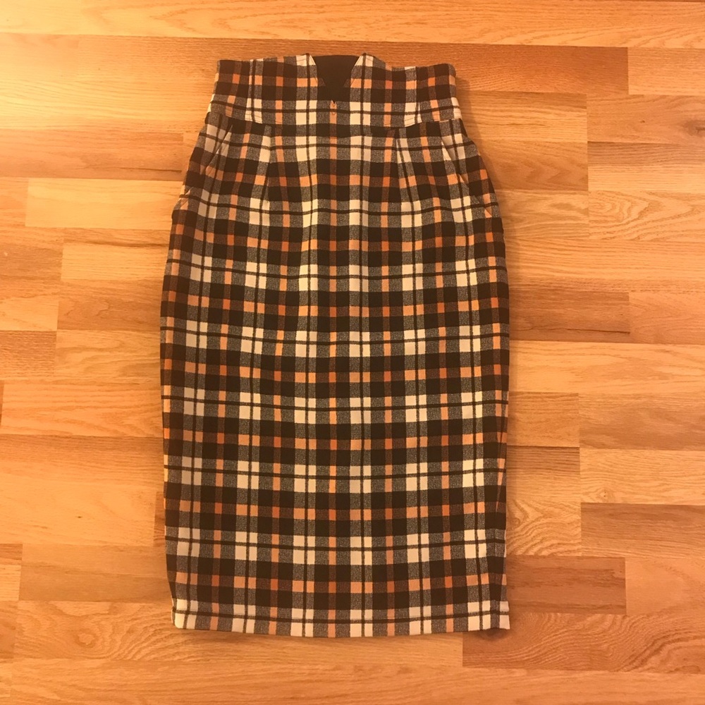 Unique w POCKETS! Beautiful Pencil Skirt